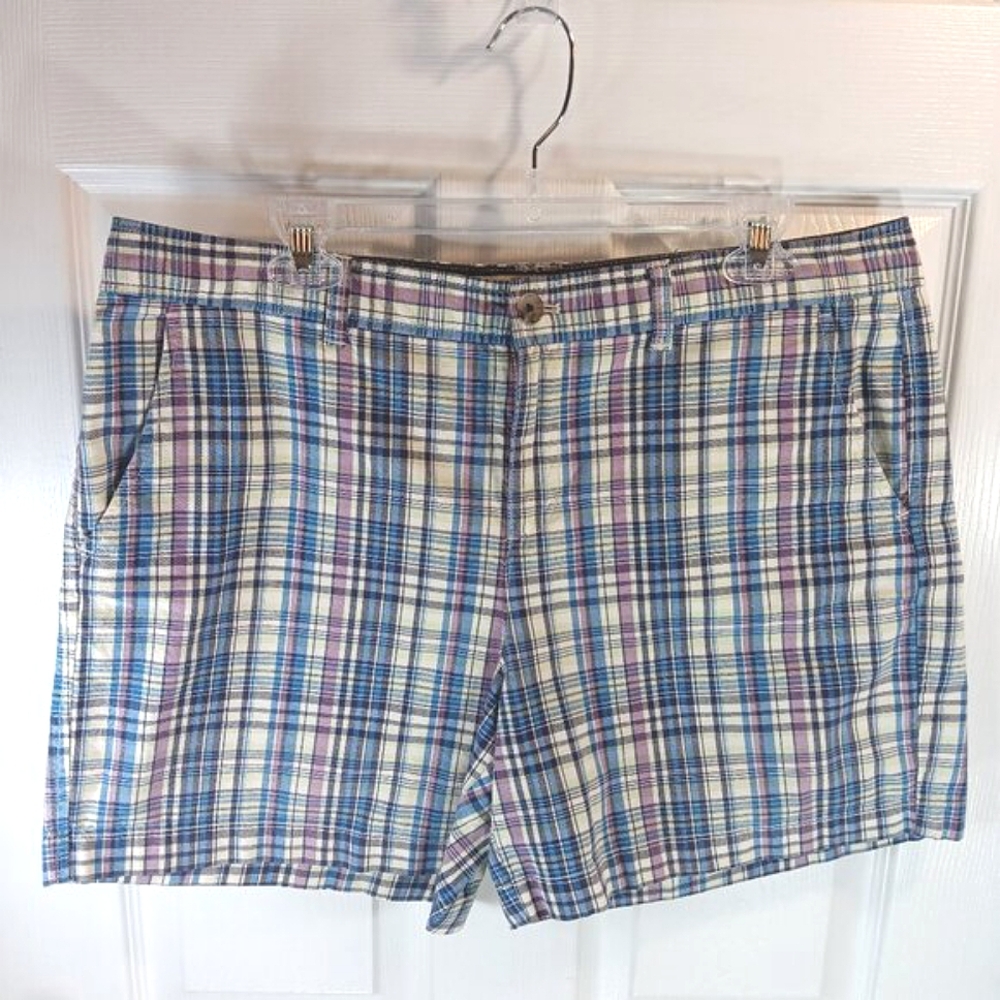 NWOT Bass Plaid Flat Front Chino Shorts Plus Size 14 Blue Purple Cream Plaid